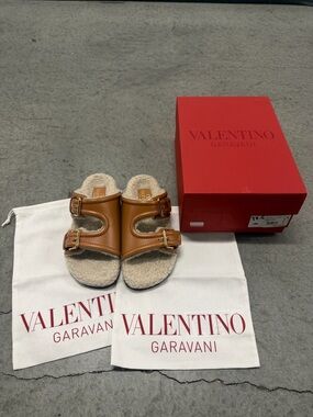Valentino Garavani Tan Leather Double-Buckle Shearling Slide Sandals 38.5